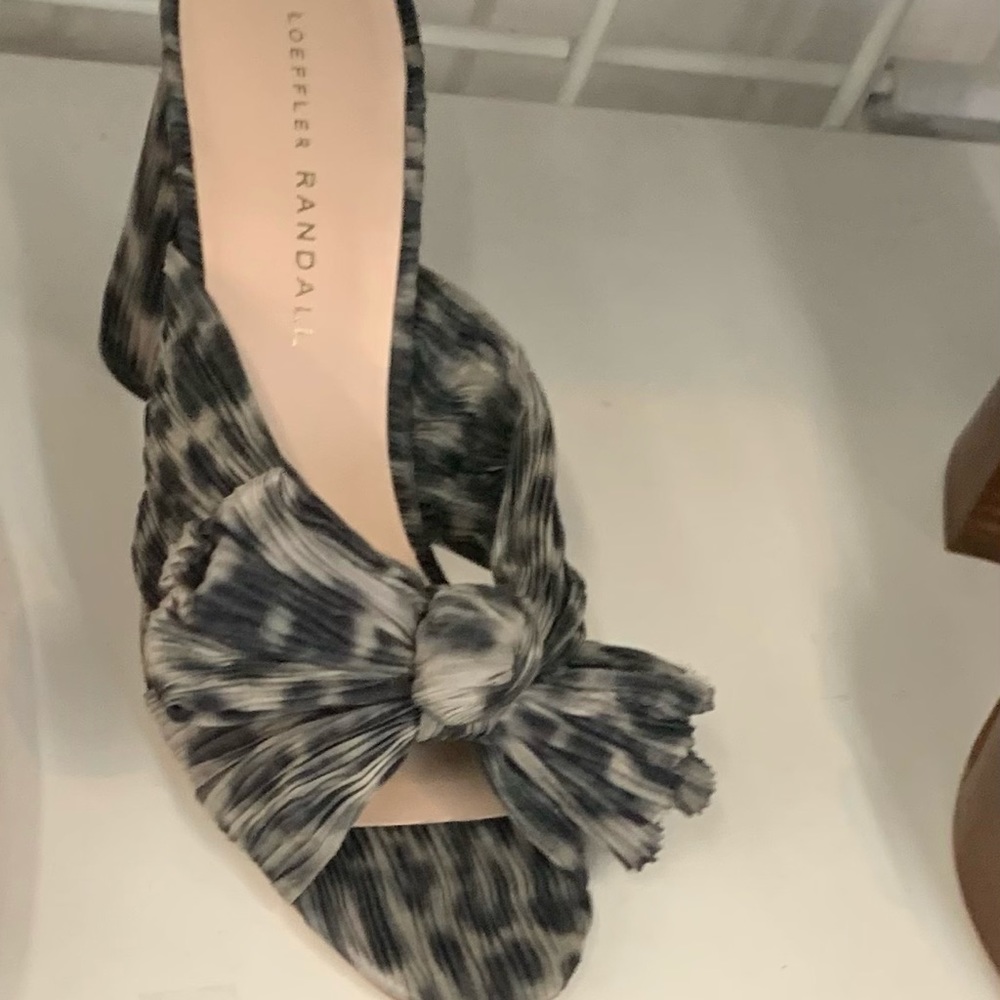 NWT loeffler Randal dark leopard penny knot heel - Picture 5 of 7